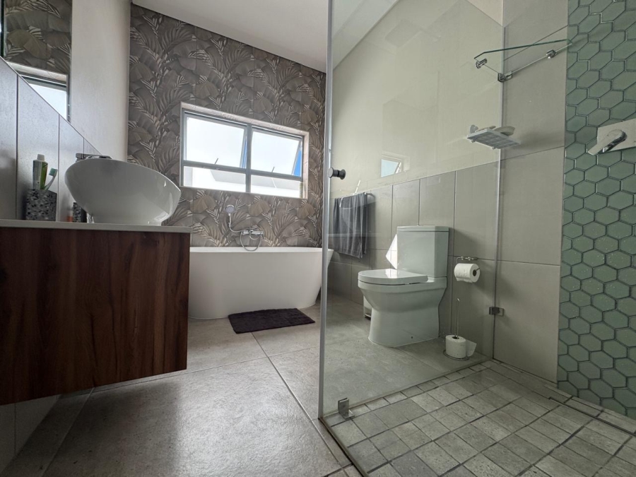 3 Bedroom Property for Sale in Blue Lagoon Western Cape